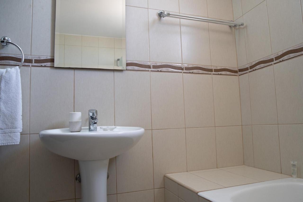 Fig Tree Villa Ekaterina 3 Bdrm Protaras Dış mekan fotoğraf