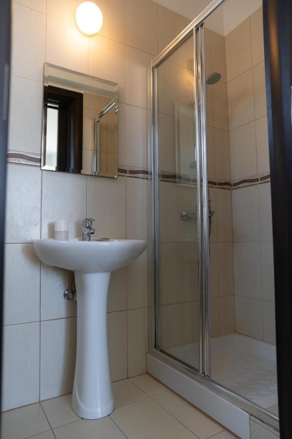 Fig Tree Villa Ekaterina 3 Bdrm Protaras Dış mekan fotoğraf