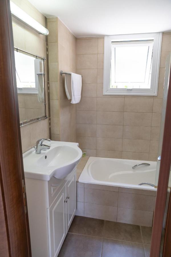 Fig Tree Villa Ekaterina 3 Bdrm Protaras Dış mekan fotoğraf